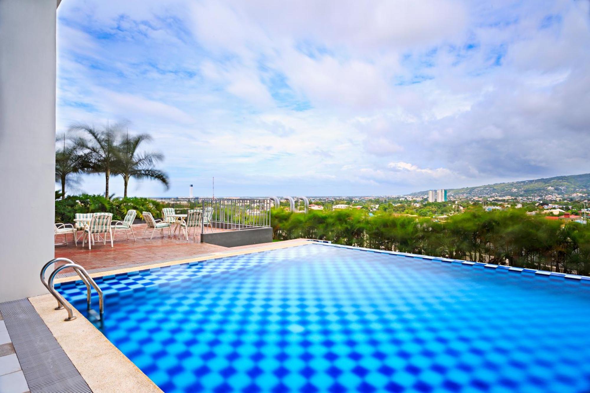 Eon Centennial Soho Hotel Cebu Exterior photo