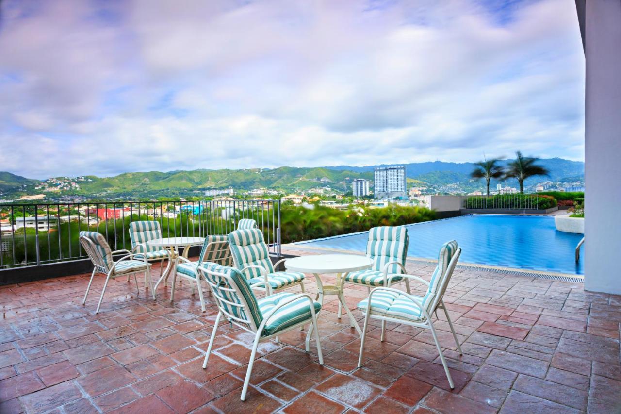 Eon Centennial Soho Hotel Cebu Exterior photo